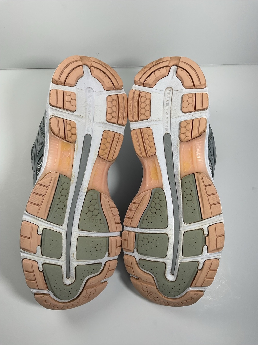 ASICS Gel Nimbus 20 Women’s Size 9 Gray Pink Running Athletic Shoes T850N - Picture 9 of 10
